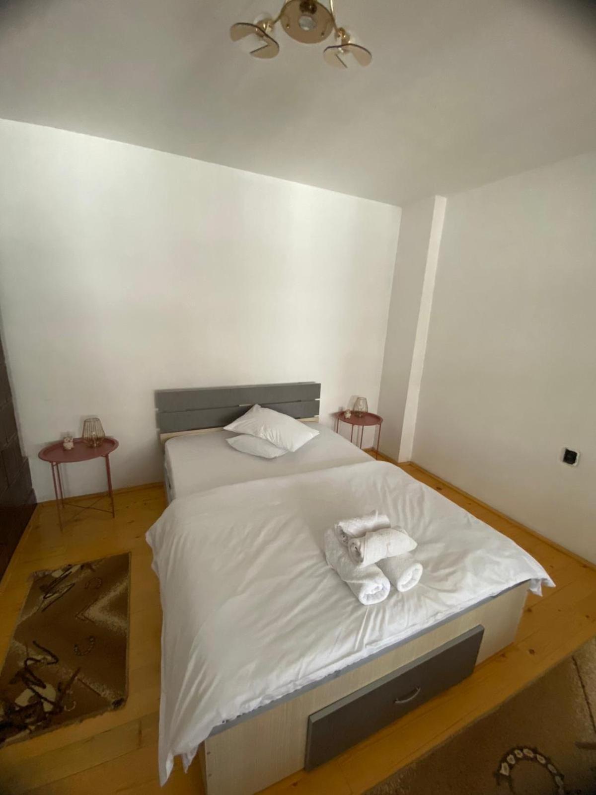 쿠티에데아게스 Casa Eroilor 빌라 외부 사진